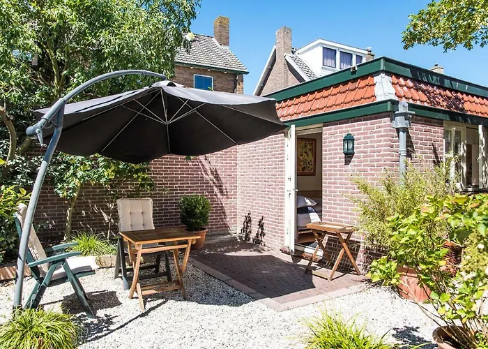 Near The بيت ضيافة