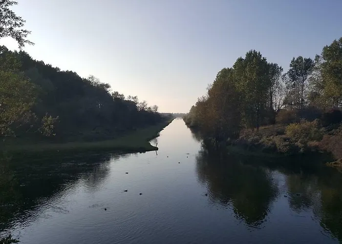 Near The بيت ضيافة